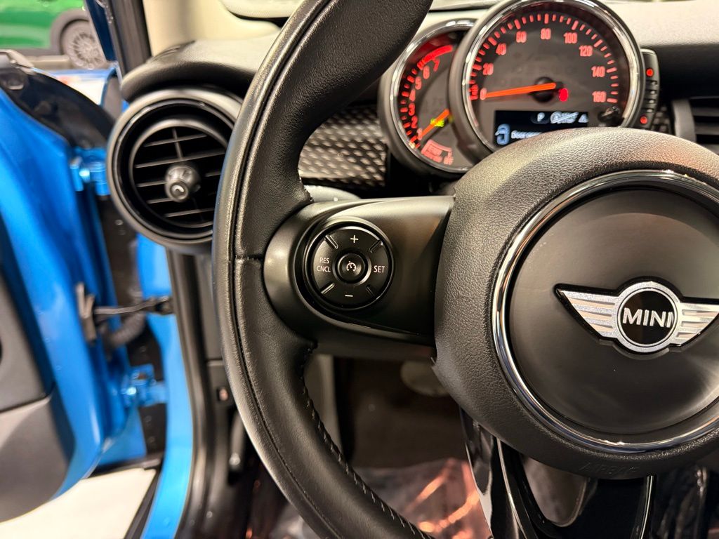 2017 MINI Cooper Base 13