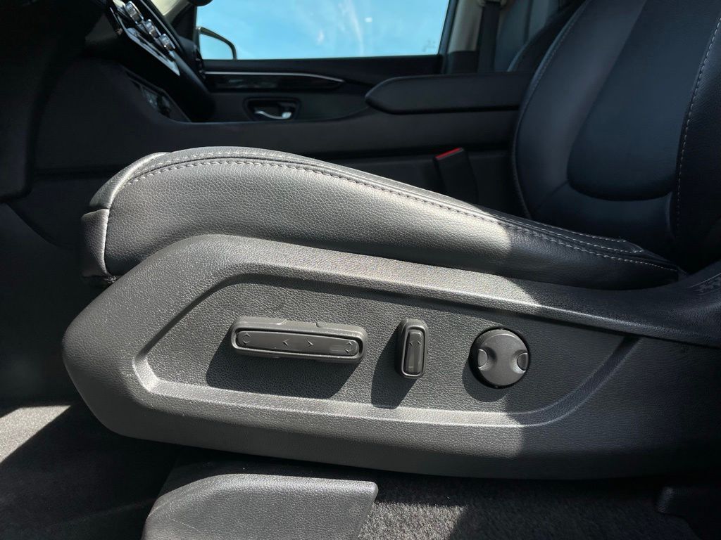 Thumbnail: 2025 Honda Pilot - 25