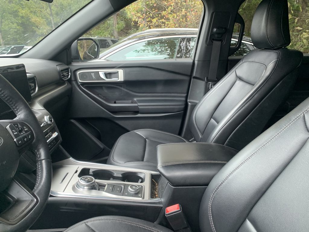 Thumbnail: 2020 Ford Explorer - 5