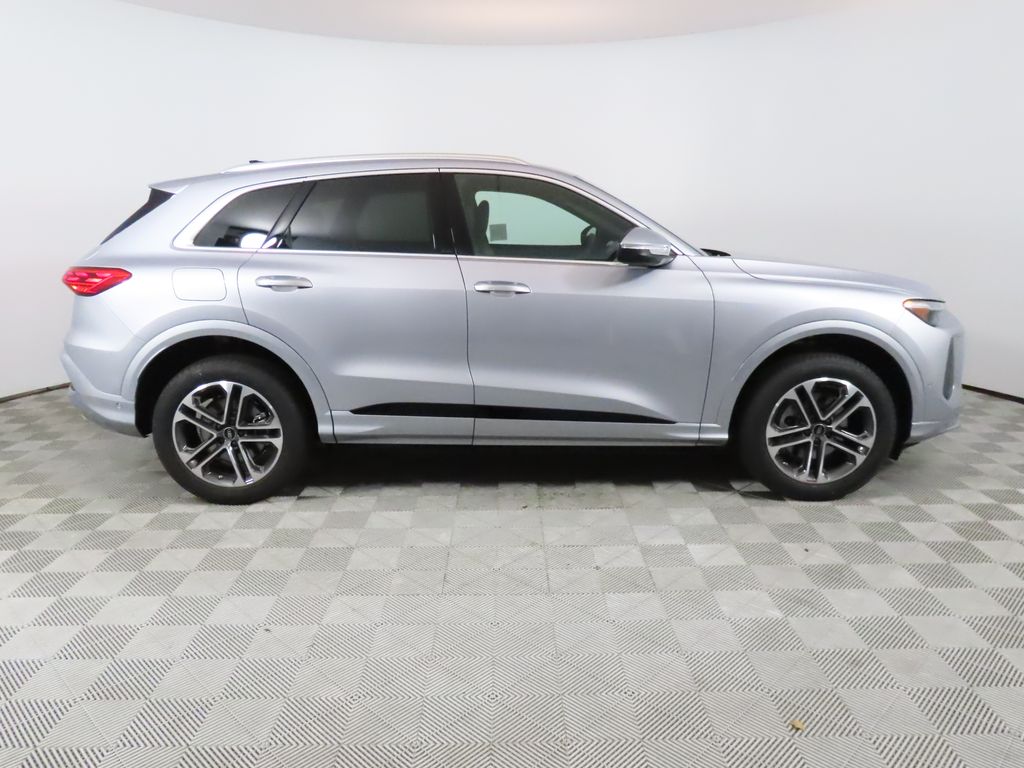 Thumbnail: 2025 Audi Q5 - 6