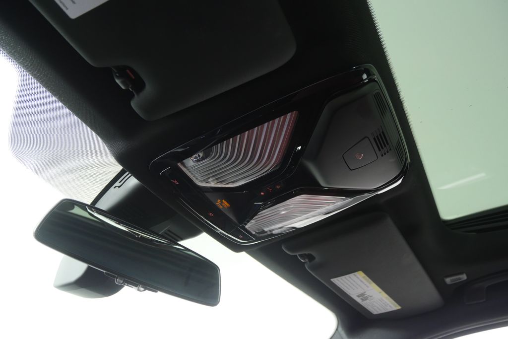 Thumbnail: 2025 BMW 3 Series - 21