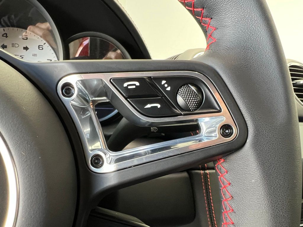 2025 Porsche 718 Boxster GTS 8