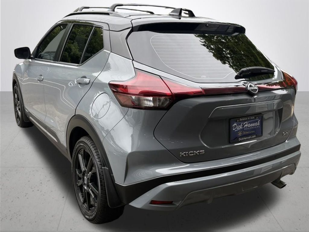 2023 Nissan Kicks SR