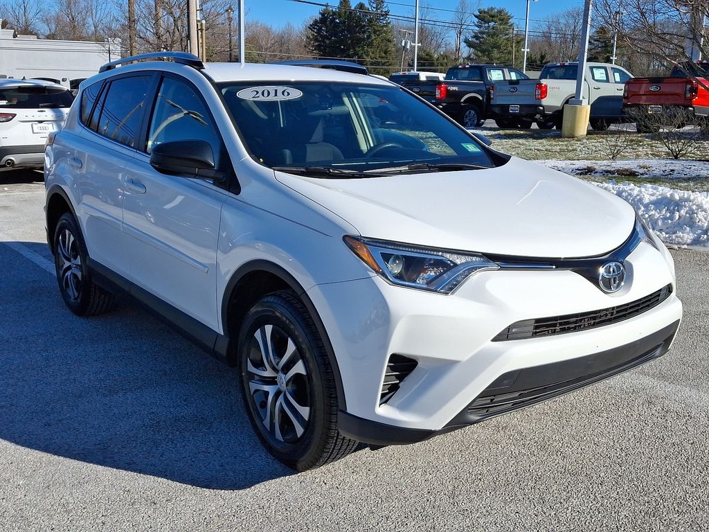 2016 Toyota RAV4 LE 3