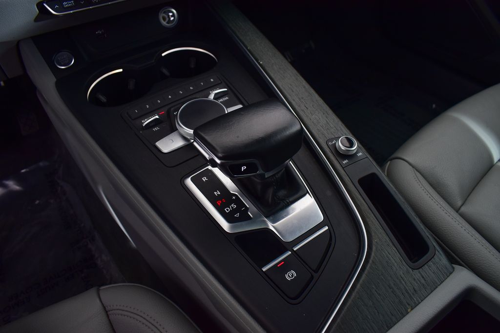 Thumbnail: 2018 Audi A4 - 14