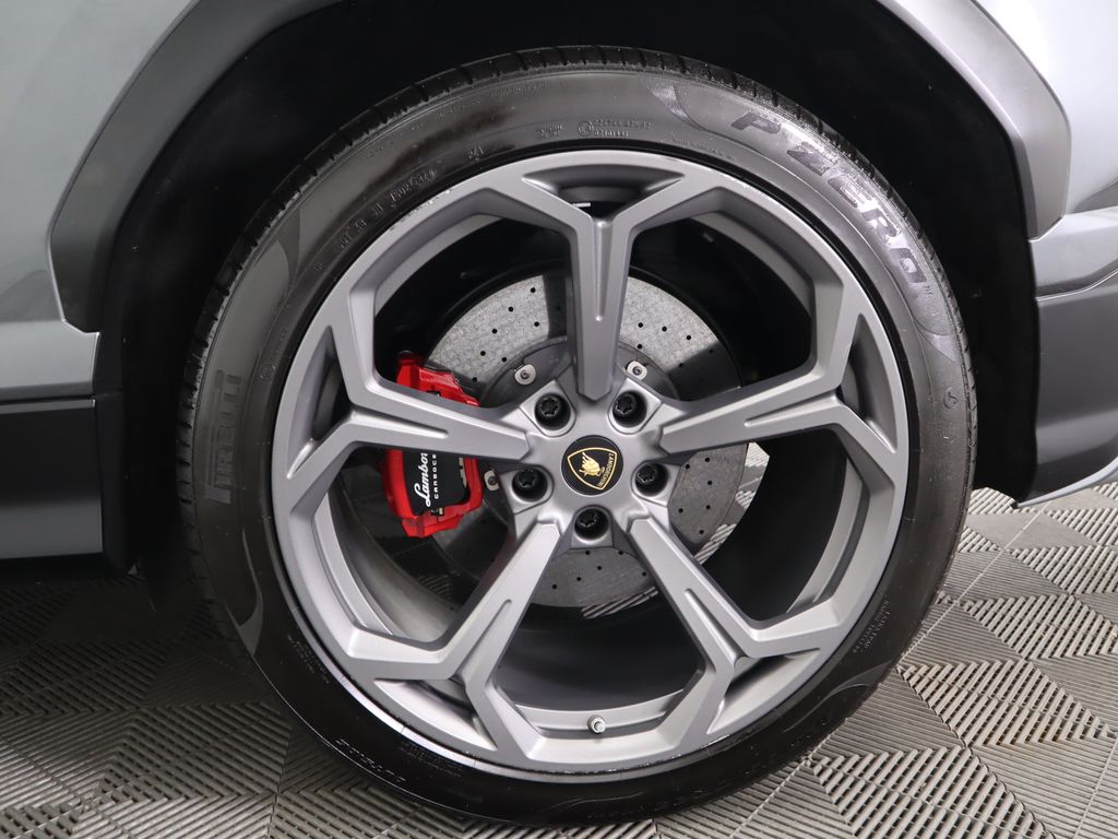 2019 Lamborghini Urus S 32