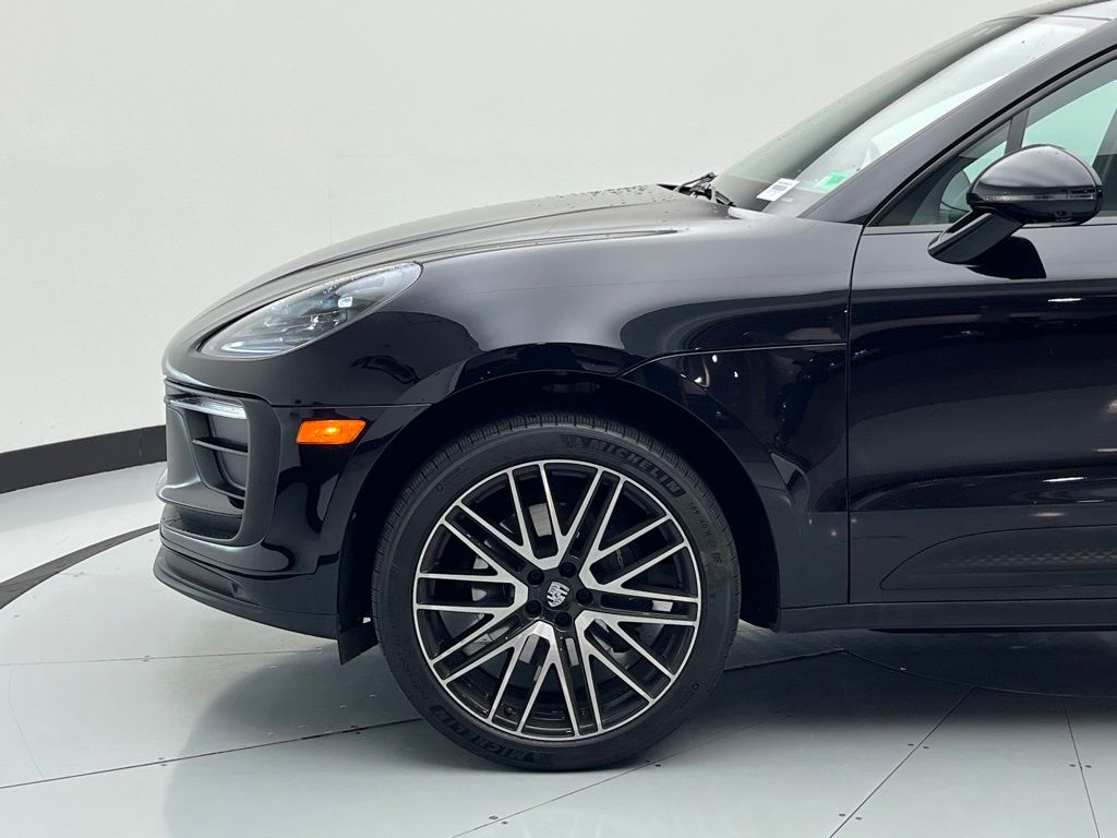 Thumbnail: 2022 Porsche Macan - 15
