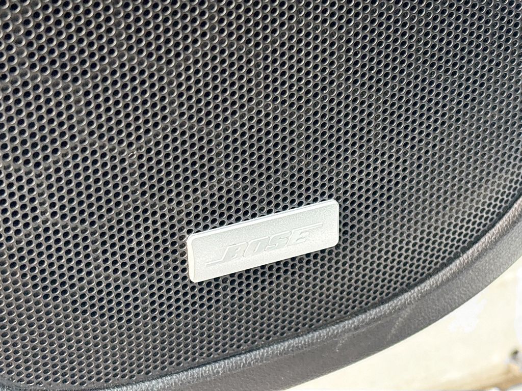 Used 2023 White GMC AT4 image 19