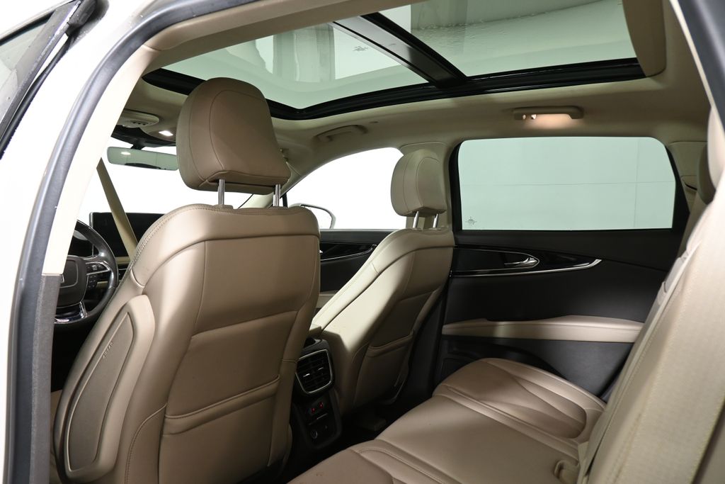 Thumbnail: 2023 Lincoln Nautilus - 6