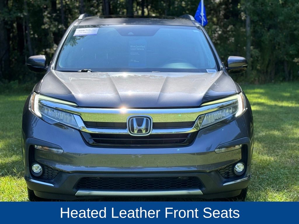 2020 Honda Pilot Touring w/Rear Captain's Chairs