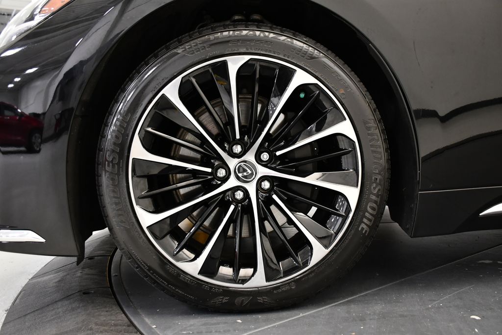 Thumbnail: 2023 Lexus LS - 10