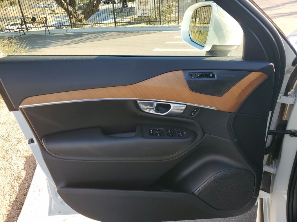 Used Car 2024 Volvo Xc90  B6 Plus Bright Theme 6-seater For Sale Under $50,000 In Austin, Texas