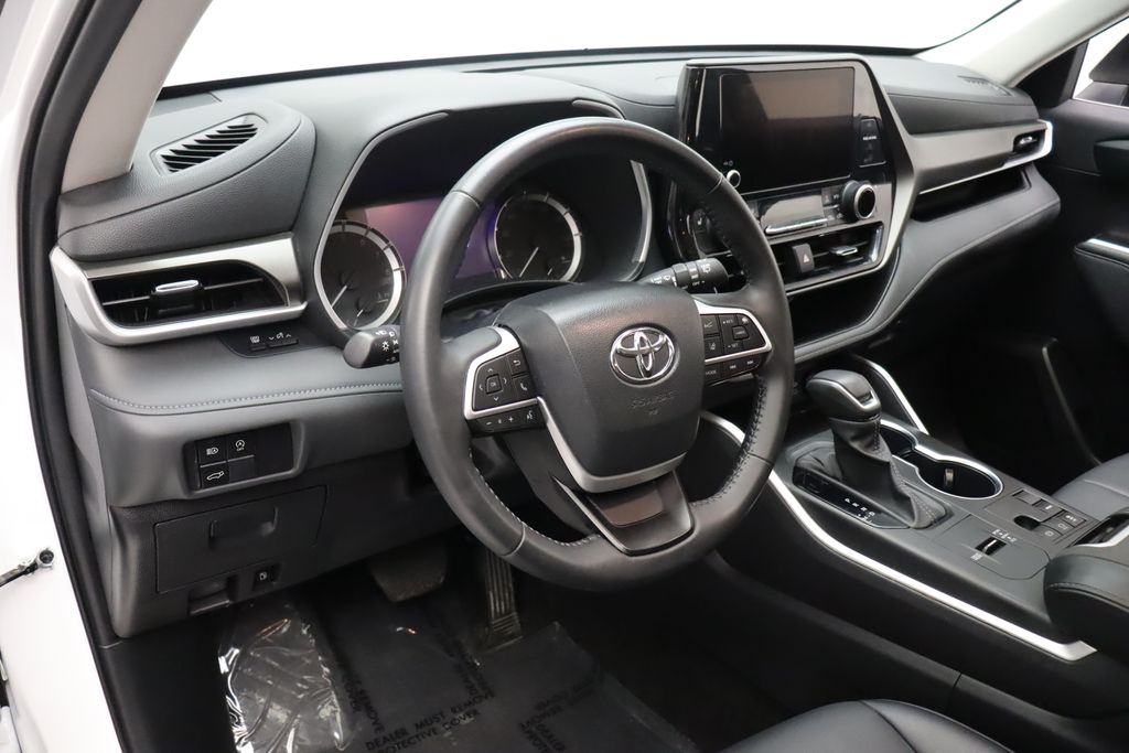 2024 Toyota Highlander XLE 15