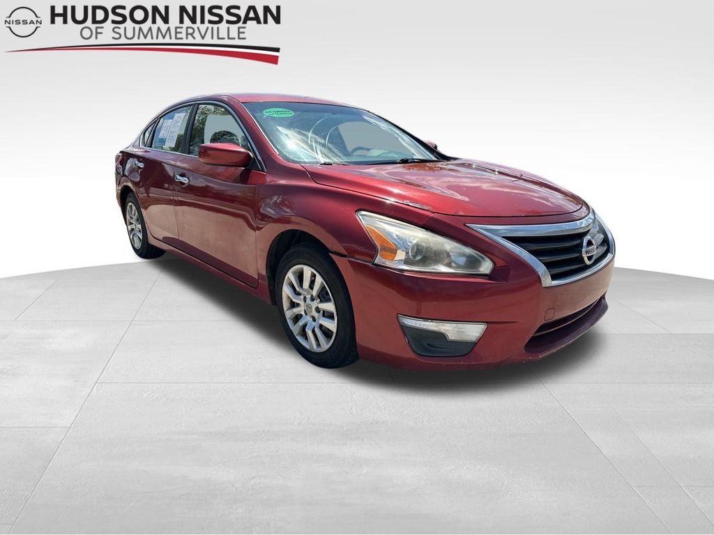 2013 Cayenne Red Metallic Nissan Altima 2.5 S FWD Sedan