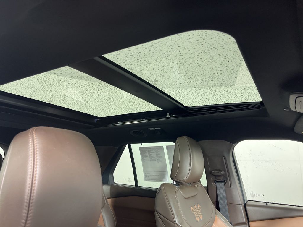 Thumbnail: 2022 Ford Explorer - 6