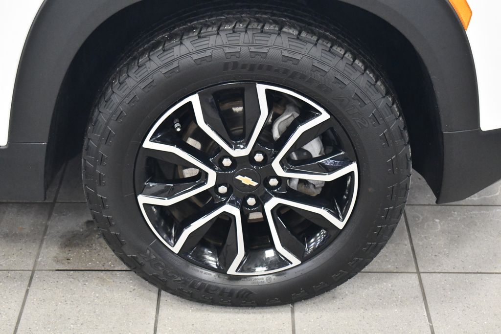 Thumbnail: 2023 Chevrolet TrailBlazer - 12