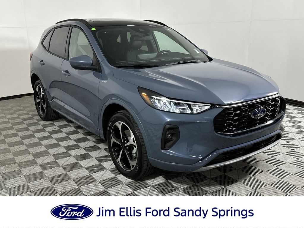 2024 Ford Escape ST-Line Select 1