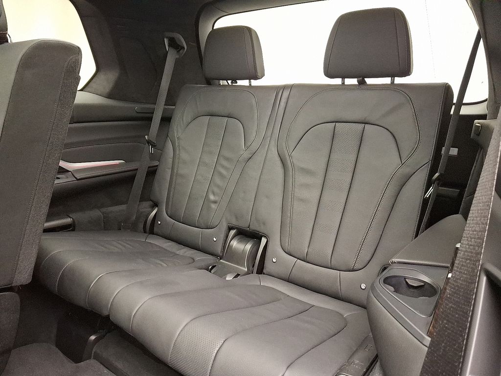 Thumbnail: 2021 BMW X7 - 12