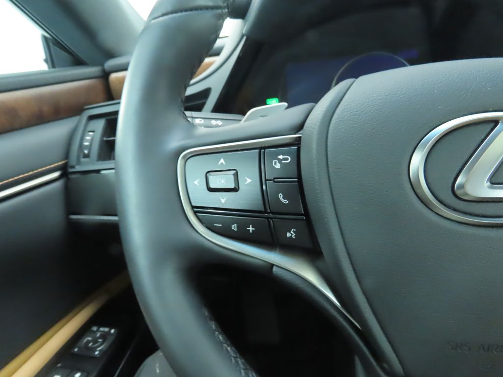 Thumbnail: 2022 Lexus ES - 11