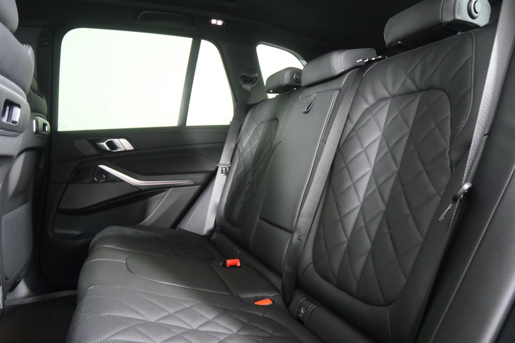 Thumbnail: 2026 BMW X5 - 15