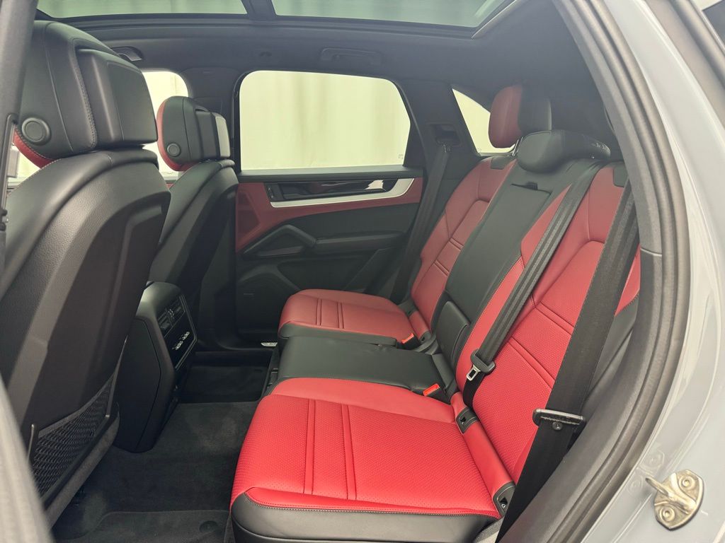 2025 Porsche Cayenne S 30