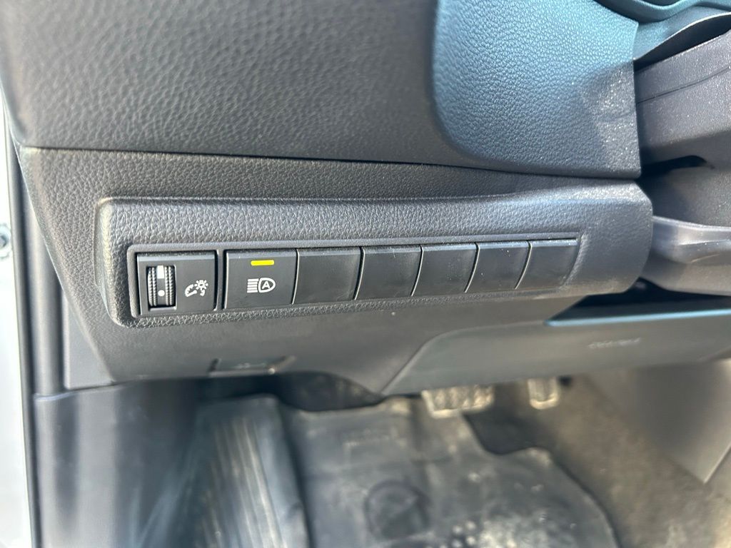 Thumbnail: 2025 Toyota Corolla - 17