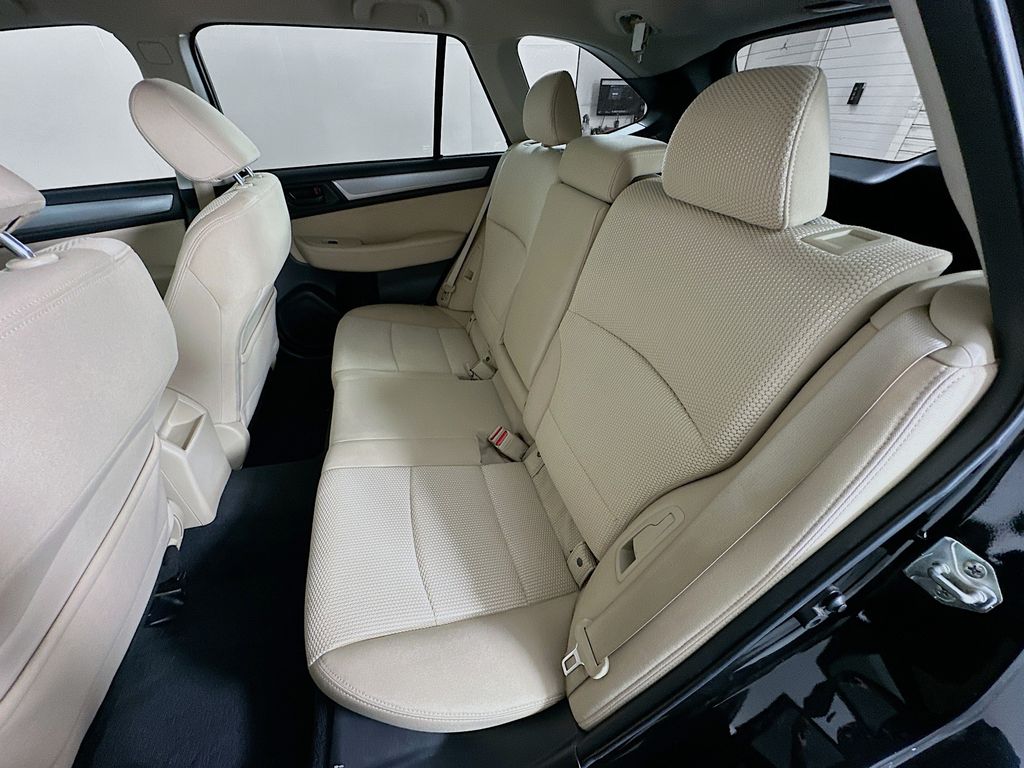 2018 Subaru Outback 2.5i 23