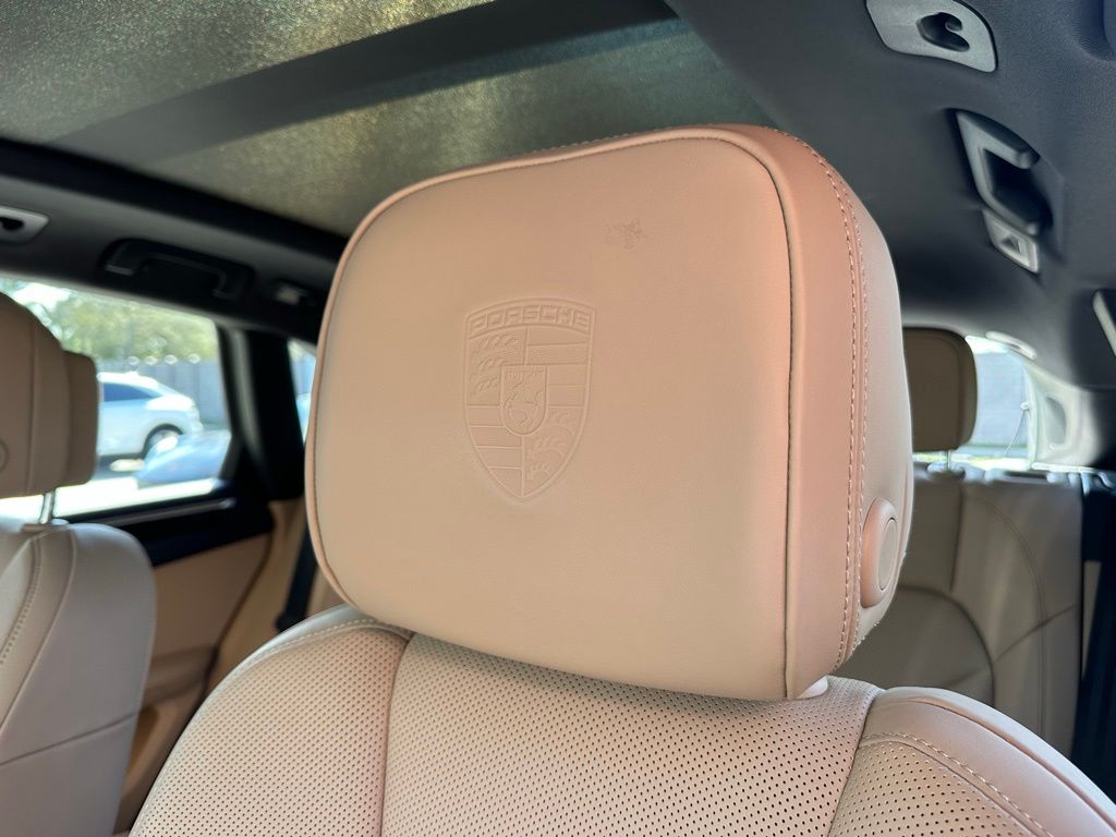 Thumbnail: 2024 Porsche Macan - 24