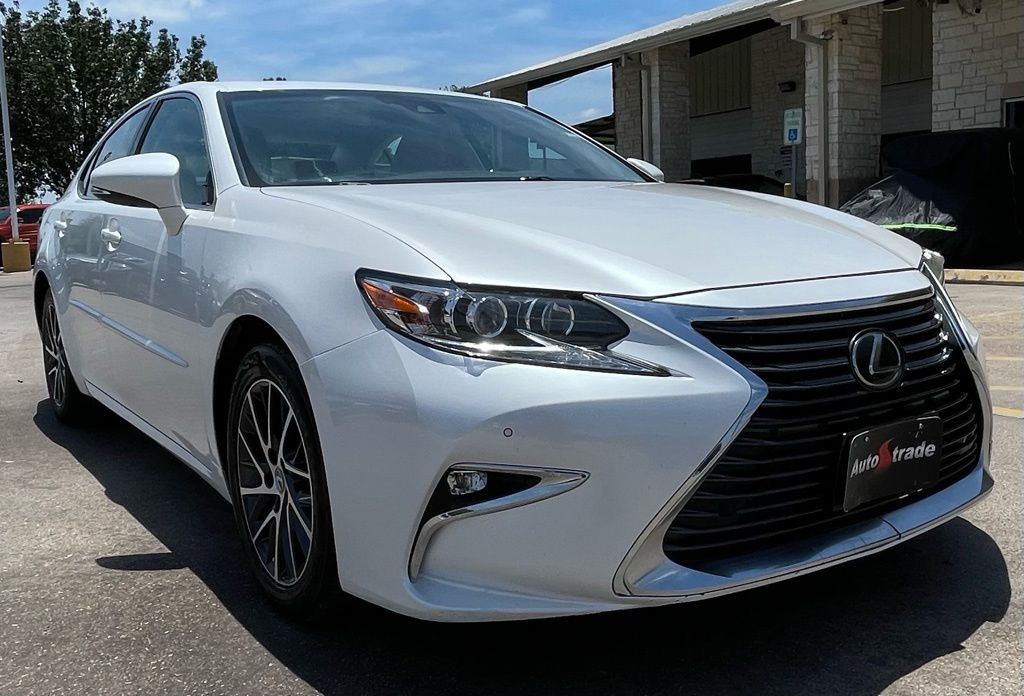 2018 Lexus ES 350 White at Emmons Autoplex