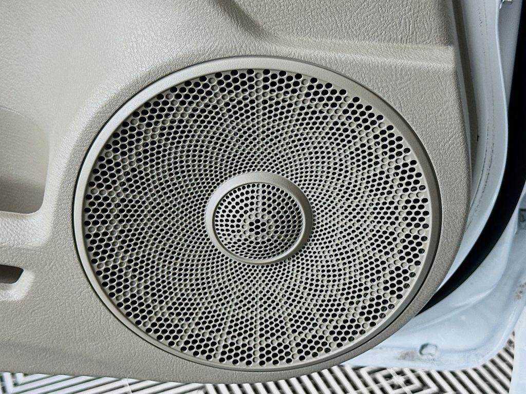 Thumbnail: 2011 Honda Civic - 17