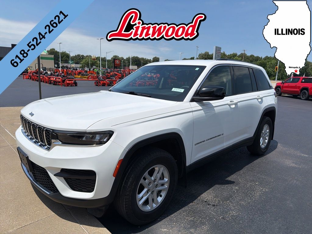 Bright White Clearcoat 2023 Jeep Grand Cherokee SUV / Crossover Four-Wheel Drive 8-Speed Automatic