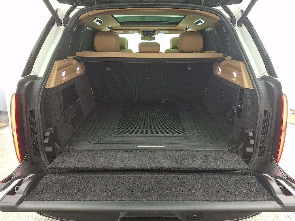 Thumbnail: 2024 Land Rover Range Rover - 29