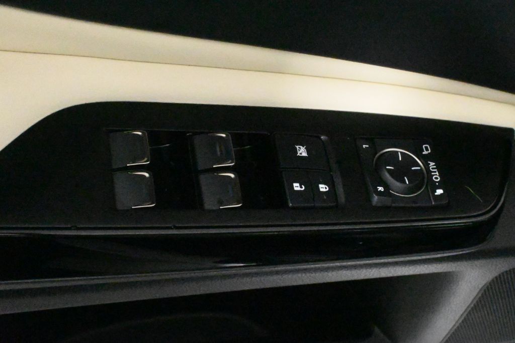 2022 Lexus ES 250 32