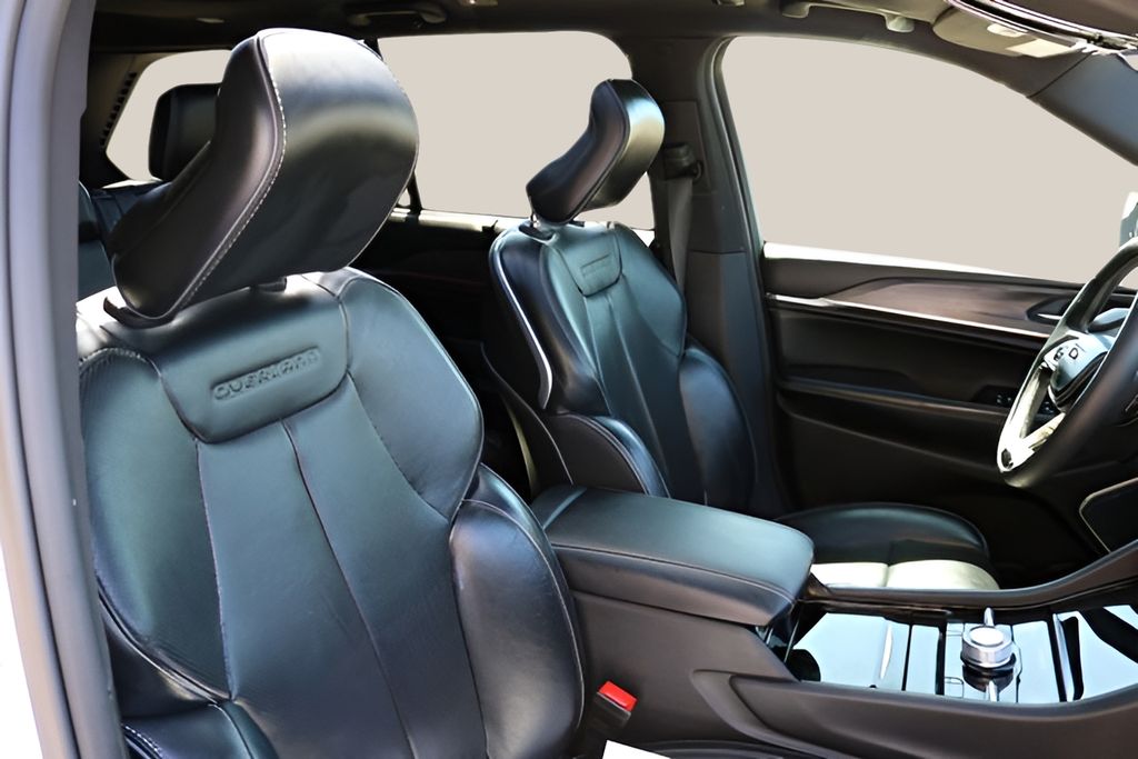 Used Car 2024 Jeep Grand Cherokee  Overland For Sale Under $50,000 In Austin, Texas