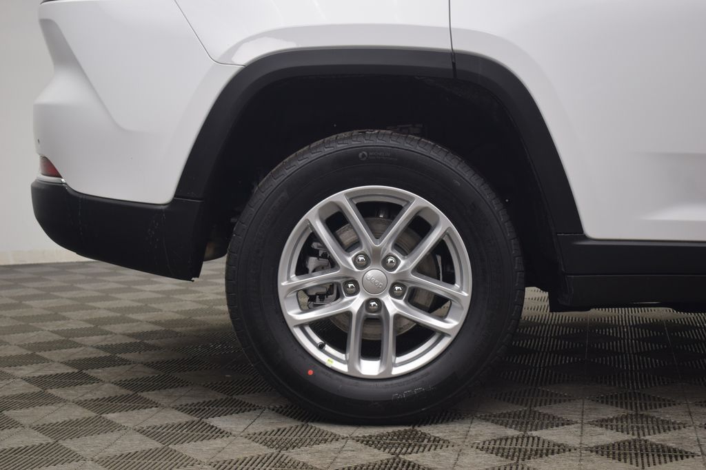 new 2026 Jeep Grand Cherokee car, priced at $38,631