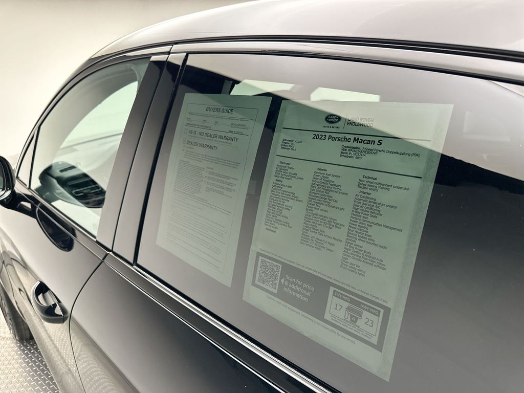 Thumbnail: 2023 Porsche Macan - 32