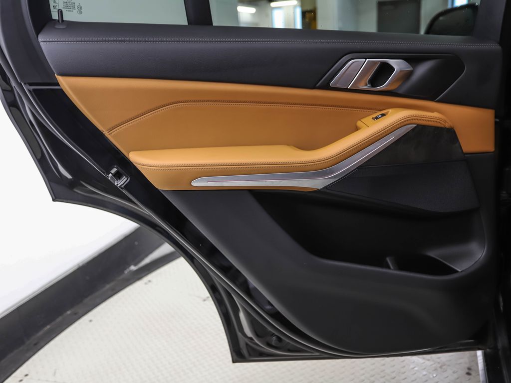 Thumbnail: 2022 BMW X5 - 20