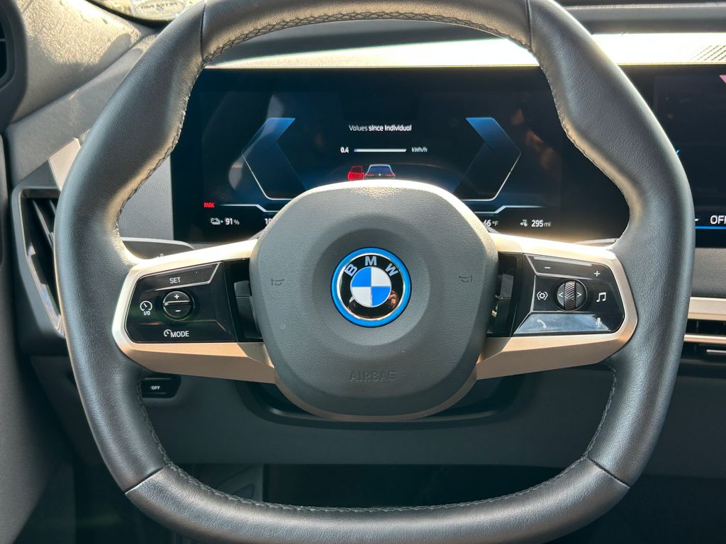 Thumbnail: 2025 BMW iX - 18