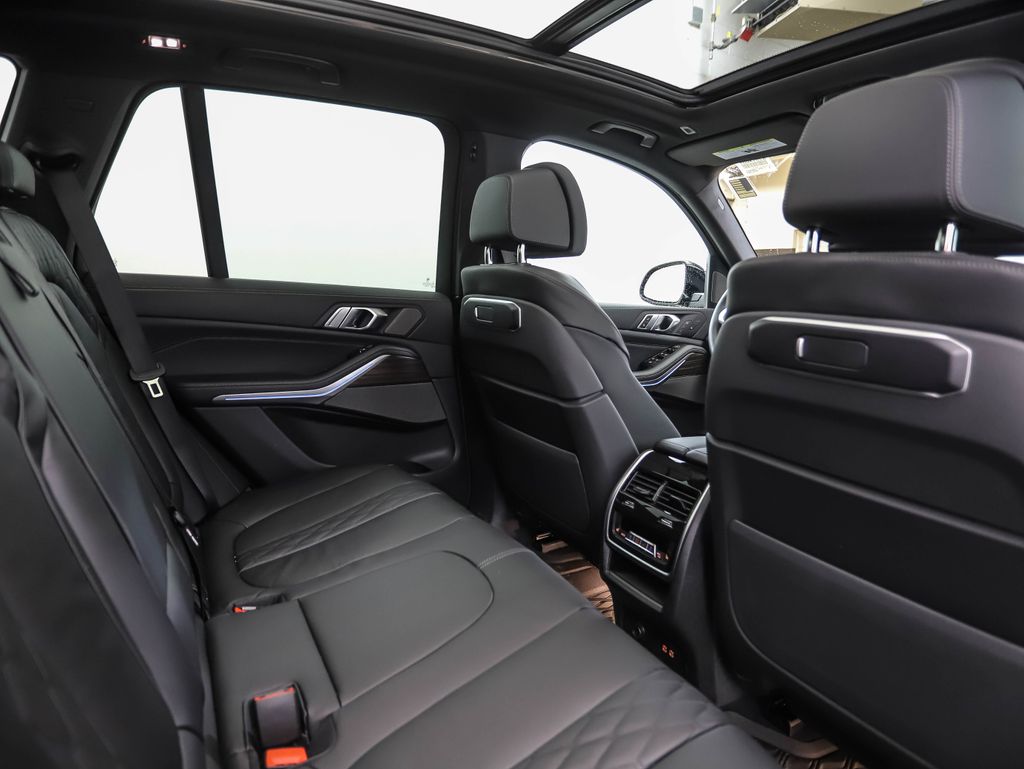 Thumbnail: 2026 BMW X5 - 25