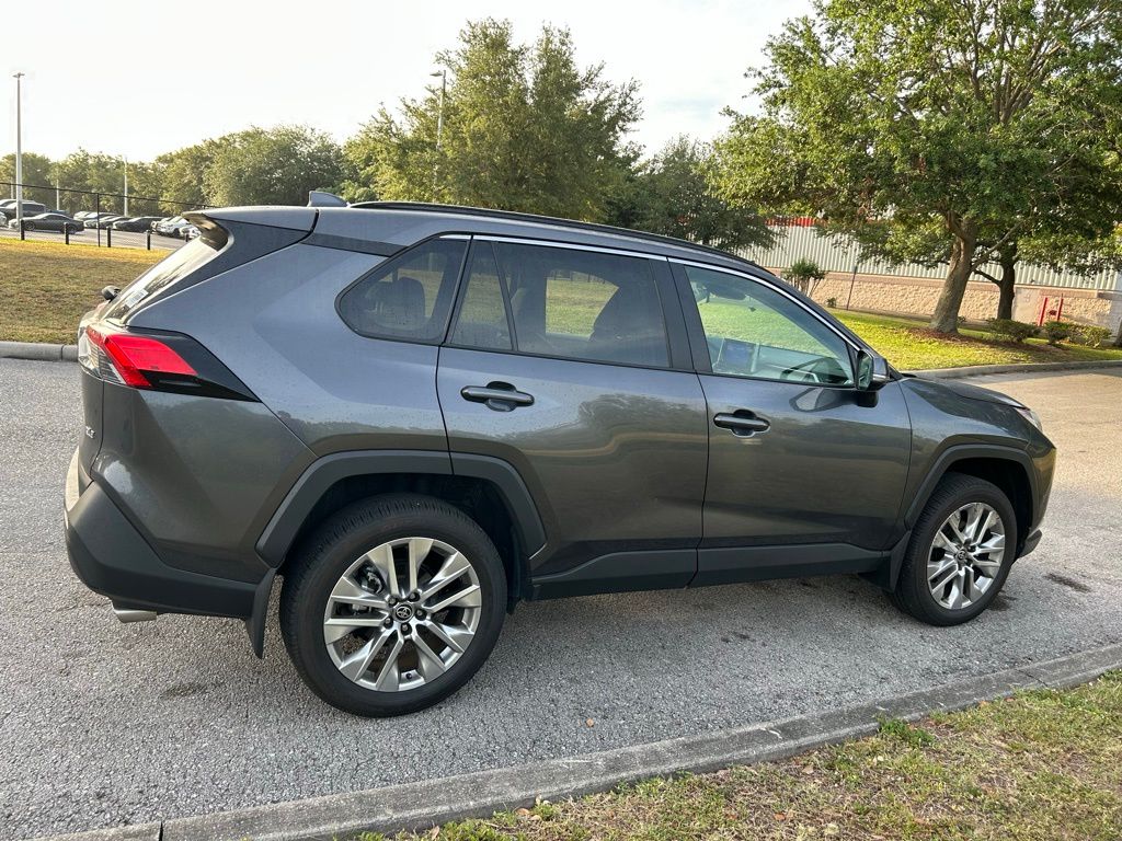 2024 Toyota RAV4 XLE Premium 5