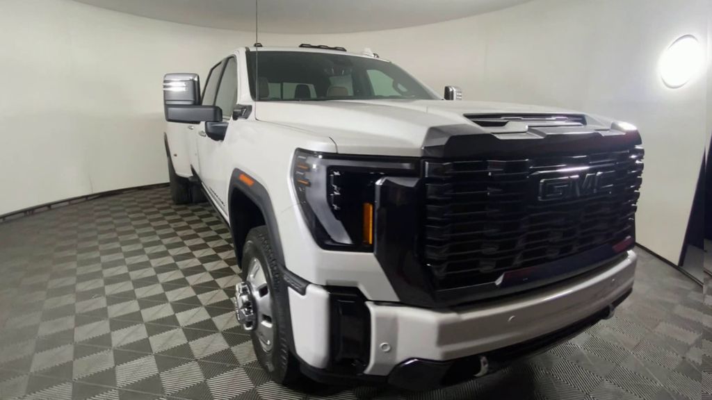 2024 GMC Sierra 3500HD Denali Ultimate 3