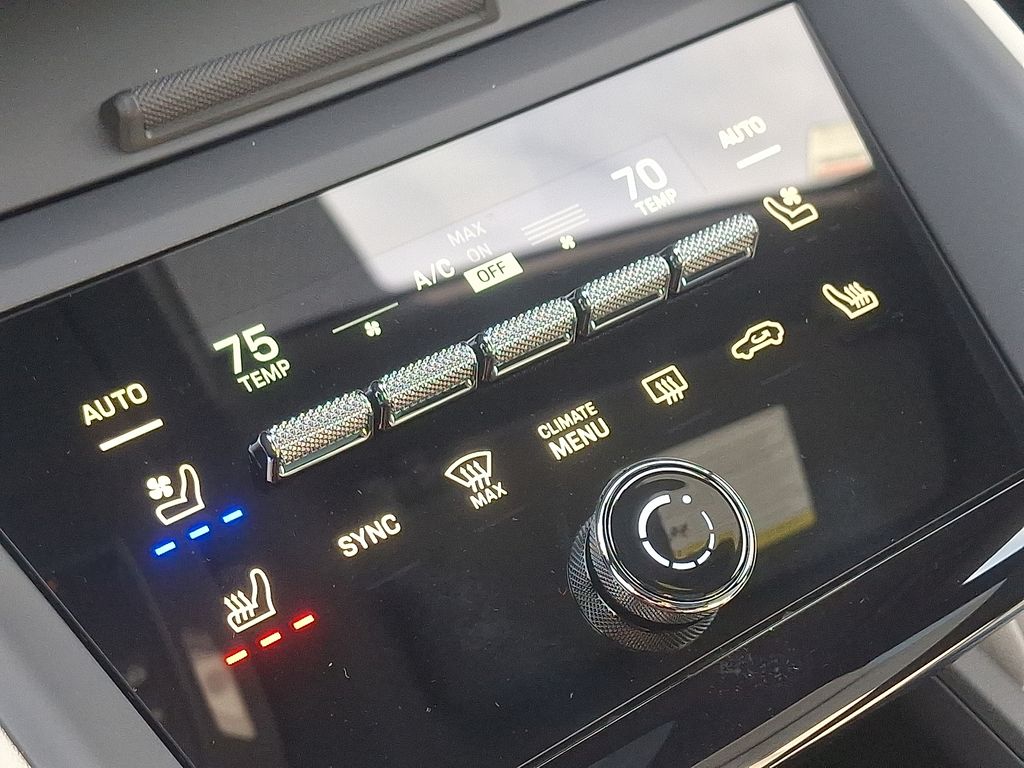 Thumbnail: 2026 Porsche Macan - 17