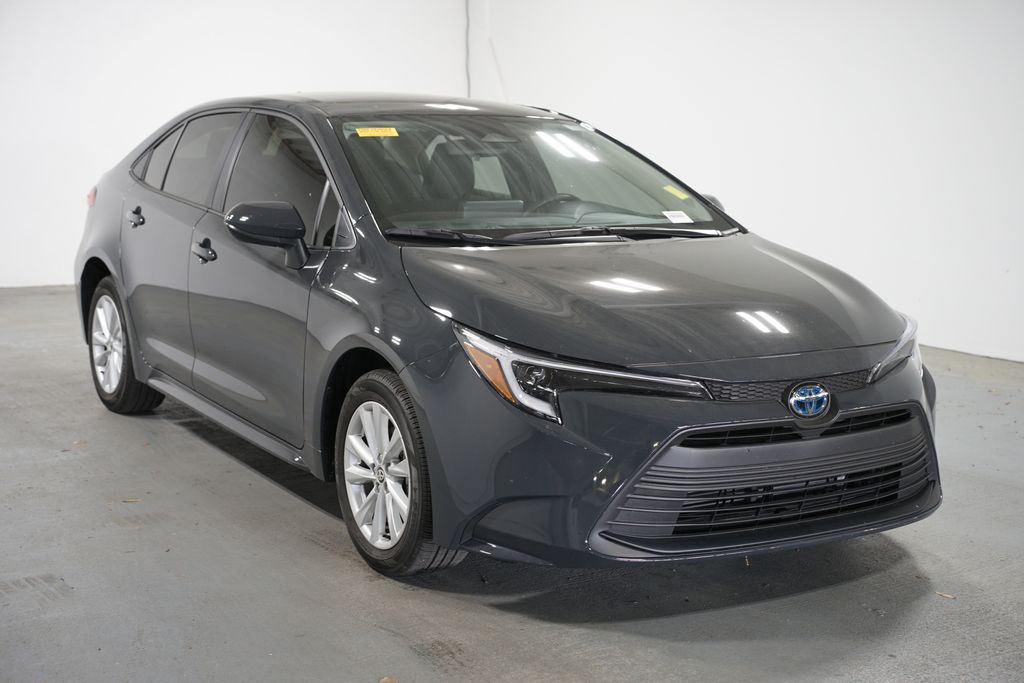 Thumbnail: 2025 Toyota Corolla - 3