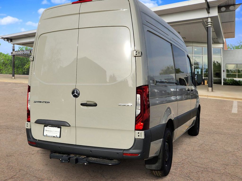 2024 Mercedes-Benz Sprinter 2500 Cargo 144 WB 3