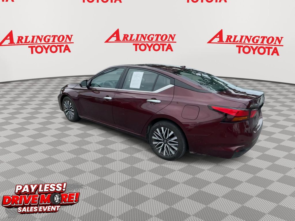 Used 2025 Nissan Altima Sedan