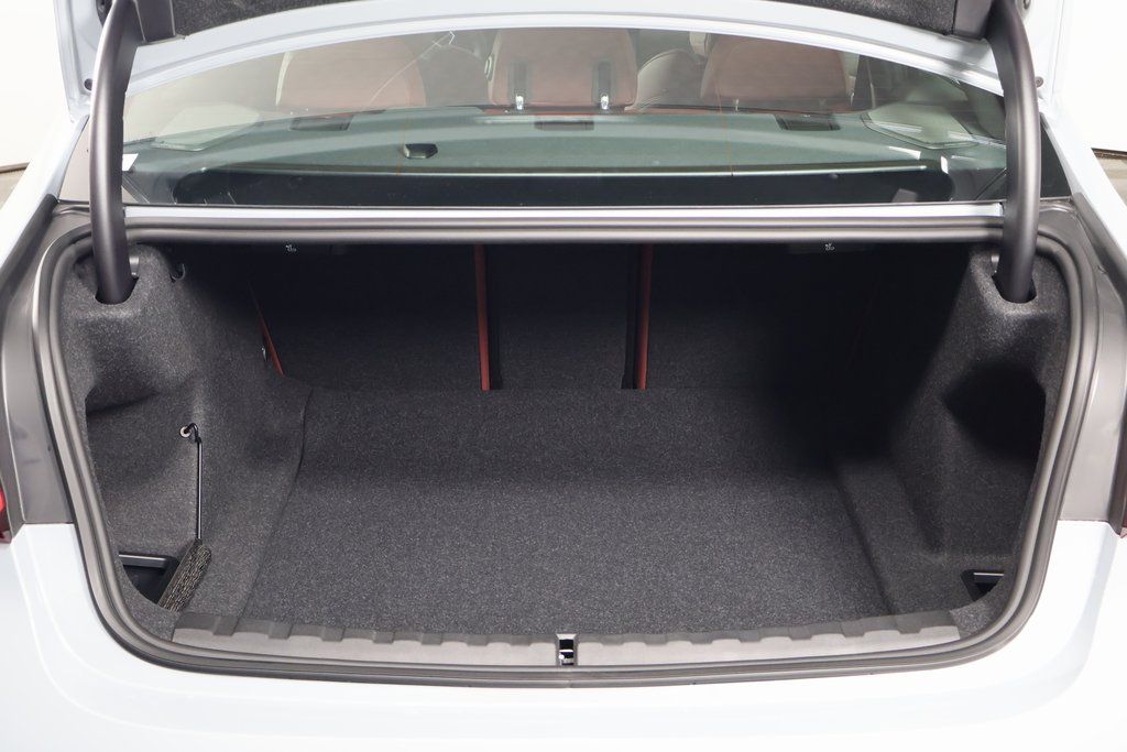 Thumbnail: 2026 BMW 3 Series - 8