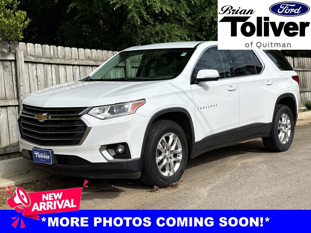 Summit White 2018 Chevrolet Traverse LT Cloth FWD SUV / Crossover Front-Wheel Drive 9-Speed Automatic