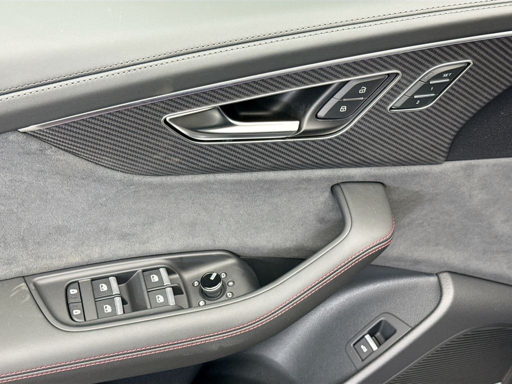 Thumbnail: 2026 Audi Q8 - 22