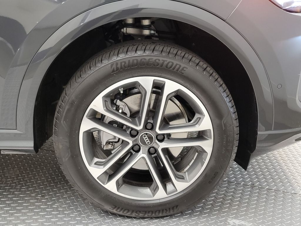 Thumbnail: 2025 Audi Q5 - 13