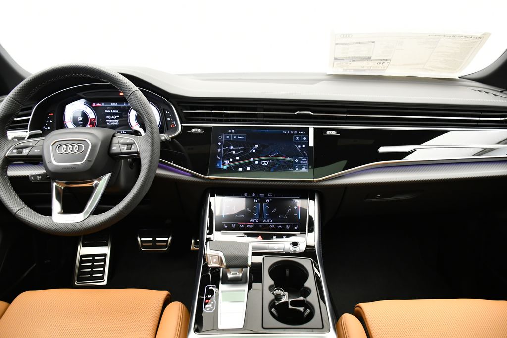 Thumbnail: 2025 Audi RS Q8 - 18